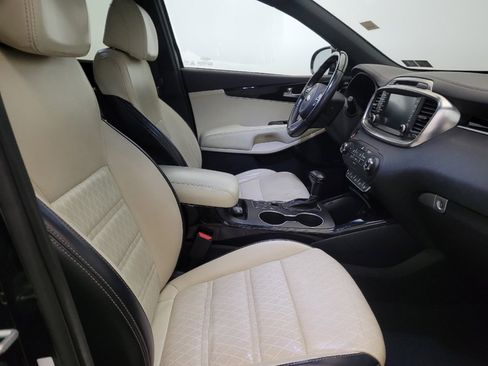 Used 2017 Kia Sorento SX image 21