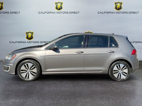 Used 2016 Volkswagen e-Golf SE w/ DC Fast Charging Package image 8