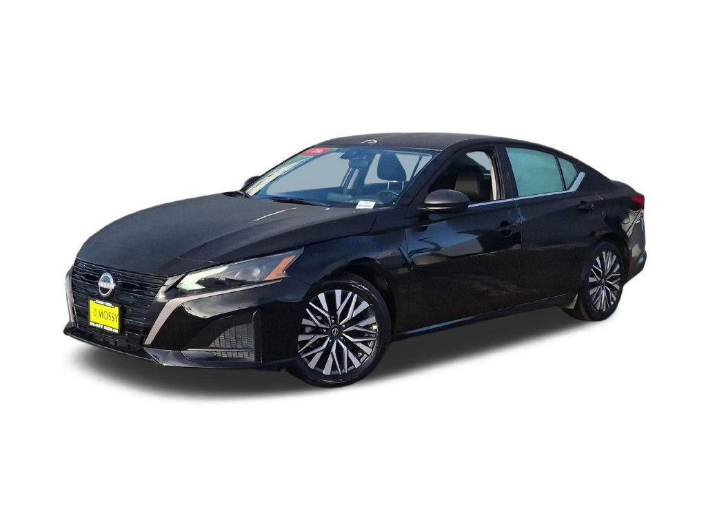 Certified 2026 Nissan Altima 2.5 SV FWD image 1