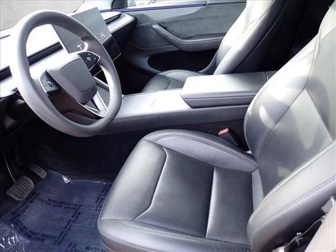 Used 2026 Tesla Model Y AWD image 13