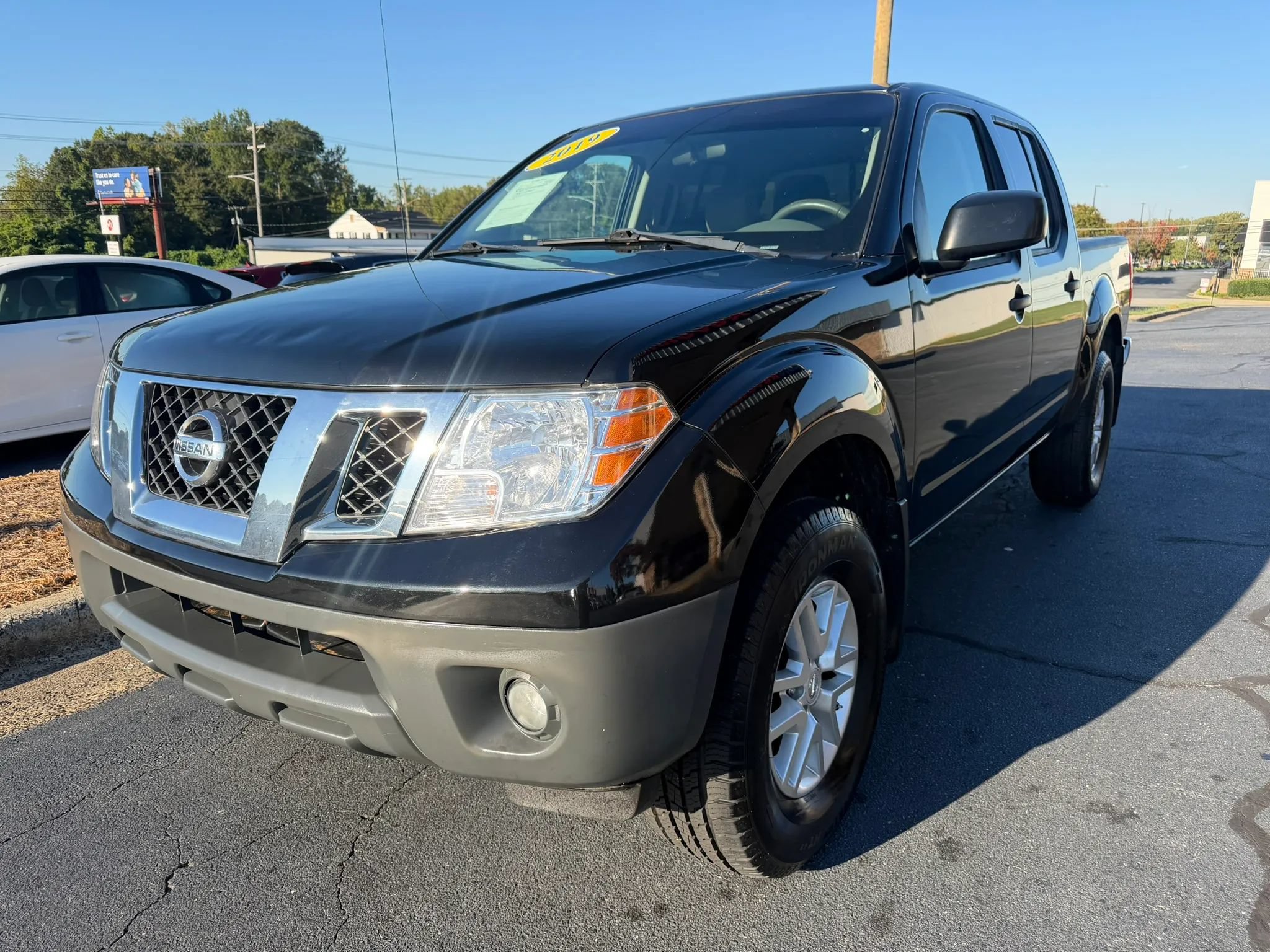 Used 2019 Nissan Frontier SV AWD/4WD image 3