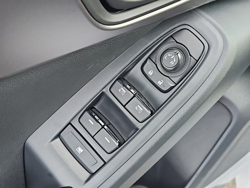 Used 2025 Subaru Impreza 2.0i Sport image 9