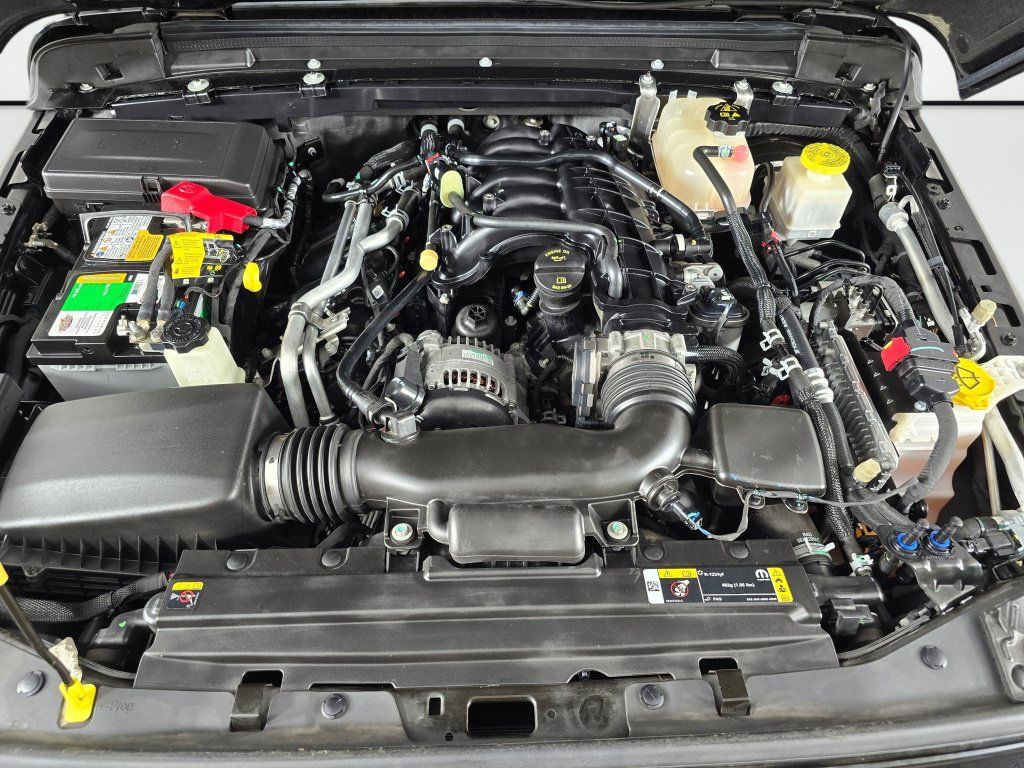 Used 2022 Jeep Gladiator Sport AWD/4WD image 11