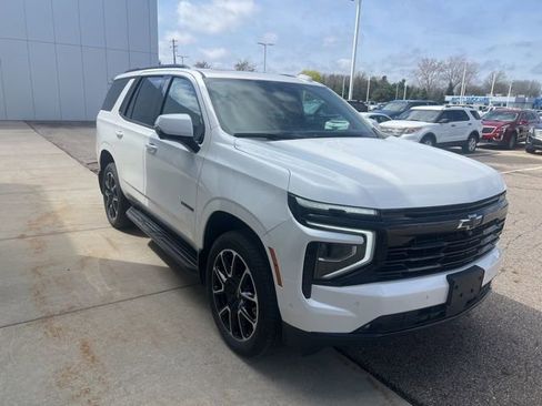 Used 2025 Chevrolet Tahoe RST w/ Comfort Package AWD/4WD image 4