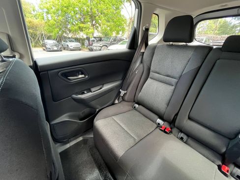 Used 2025 Nissan Rogue SV FWD image 39