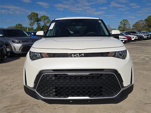 New 2025 Kia Soul LX image 3