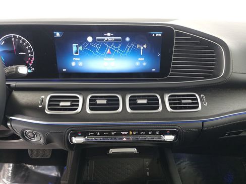 Used 2025 Mercedes-Benz GLE 450e 4MATIC image 16