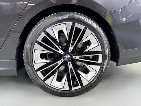 New 2026 BMW 530i xDrive w/ Premium Package AWD/4WD image 31