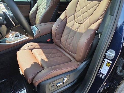Used 2024 BMW X5 xDrive40i w/ Premium Package image 9