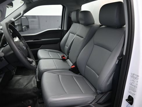 New 2025 Ford F550 2WD Regular Cab Super Duty w/ XL Chrome Package image 14