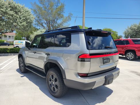 Certified 2026 Lexus GX 550 AWD/4WD image 6