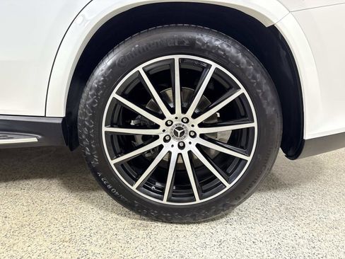 Used 2024 Mercedes-Benz GLS 450 4MATIC image 9