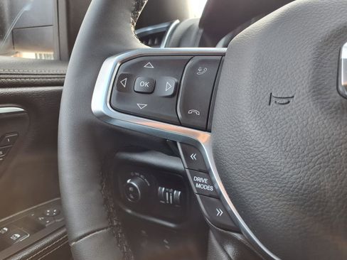 Used 2025 RAM 1500 Laramie image 19