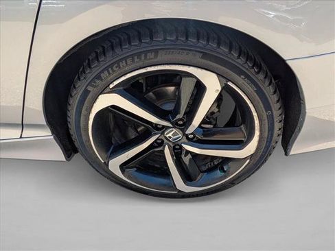 Used 2019 Honda Accord Sport image 9