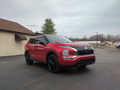 Used 2023 Mitsubishi Outlander SE Black Edition AWD/4WD image 3
