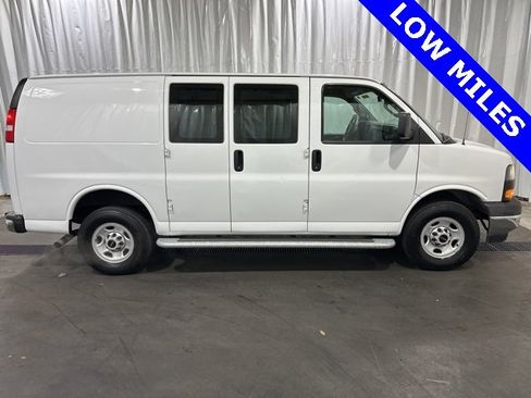 Used 2023 GMC Savana 2500 w/ Driver Convenience Package image 2
