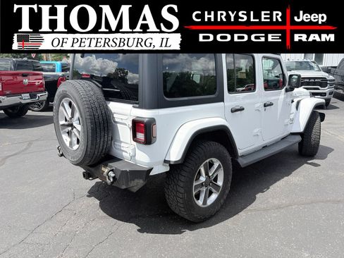 Used 2019 Jeep Wrangler Unlimited Sahara AWD/4WD image 7