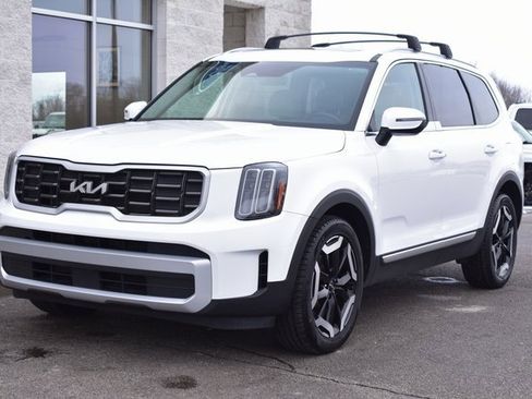 Used 2023 Kia Telluride S w/ S Sunroof Package image 9