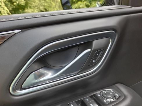 Used 2023 Chevrolet Suburban Premier w/ Premium Package AWD/4WD image 26