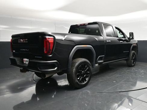 Used 2023 GMC Sierra 2500 Denali w/ Denali Black Diamond Edition AWD/4WD image 13