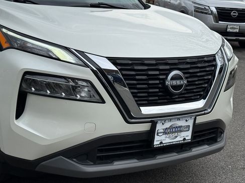 Used 2023 Nissan Rogue SV image 8