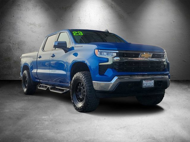 Used 2023 Chevrolet Silverado 1500 LT w/ Convenience Package II AWD/4WD image 2