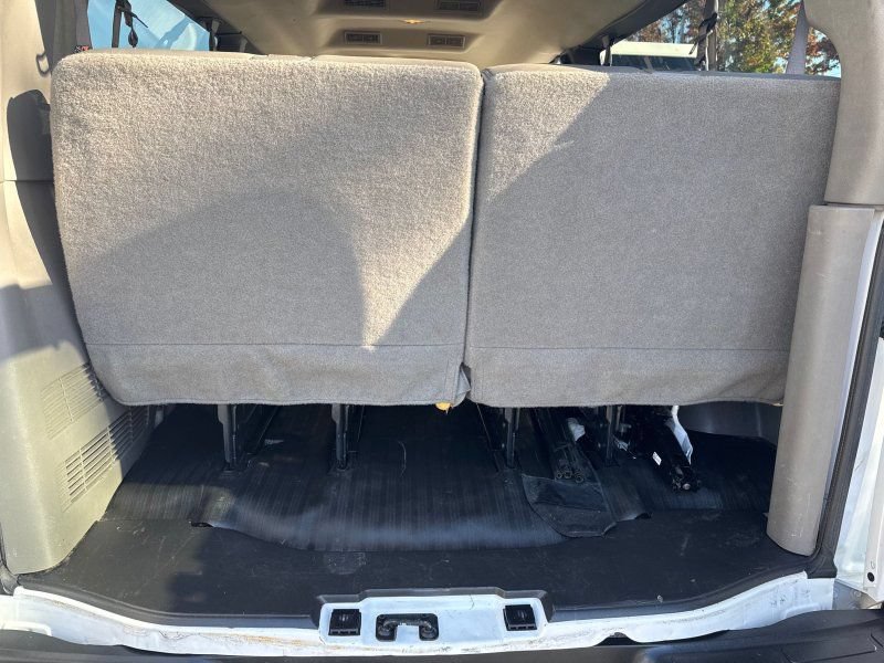 Used 2024 Chevrolet Express 3500 LS RWD image 16