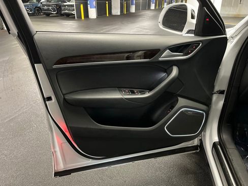 Used 2018 Audi Q3 2.0T Premium Plus w/ Premium Plus Package image 16