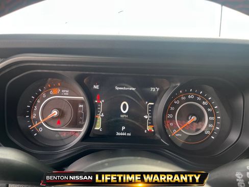 Used 2024 Jeep Wrangler Unlimited Rubicon w/ Convenience Group AWD/4WD image 14
