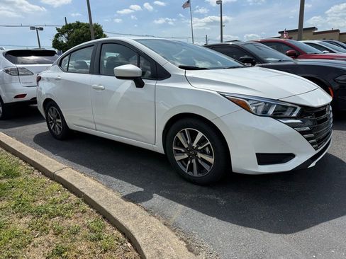 Used 2024 Nissan Versa SV image 1