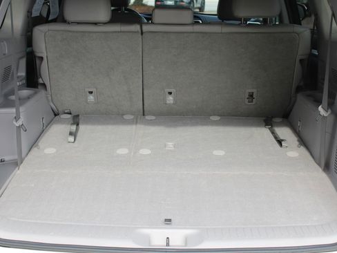 Used 2019 Toyota Highlander AWD V6 image 11