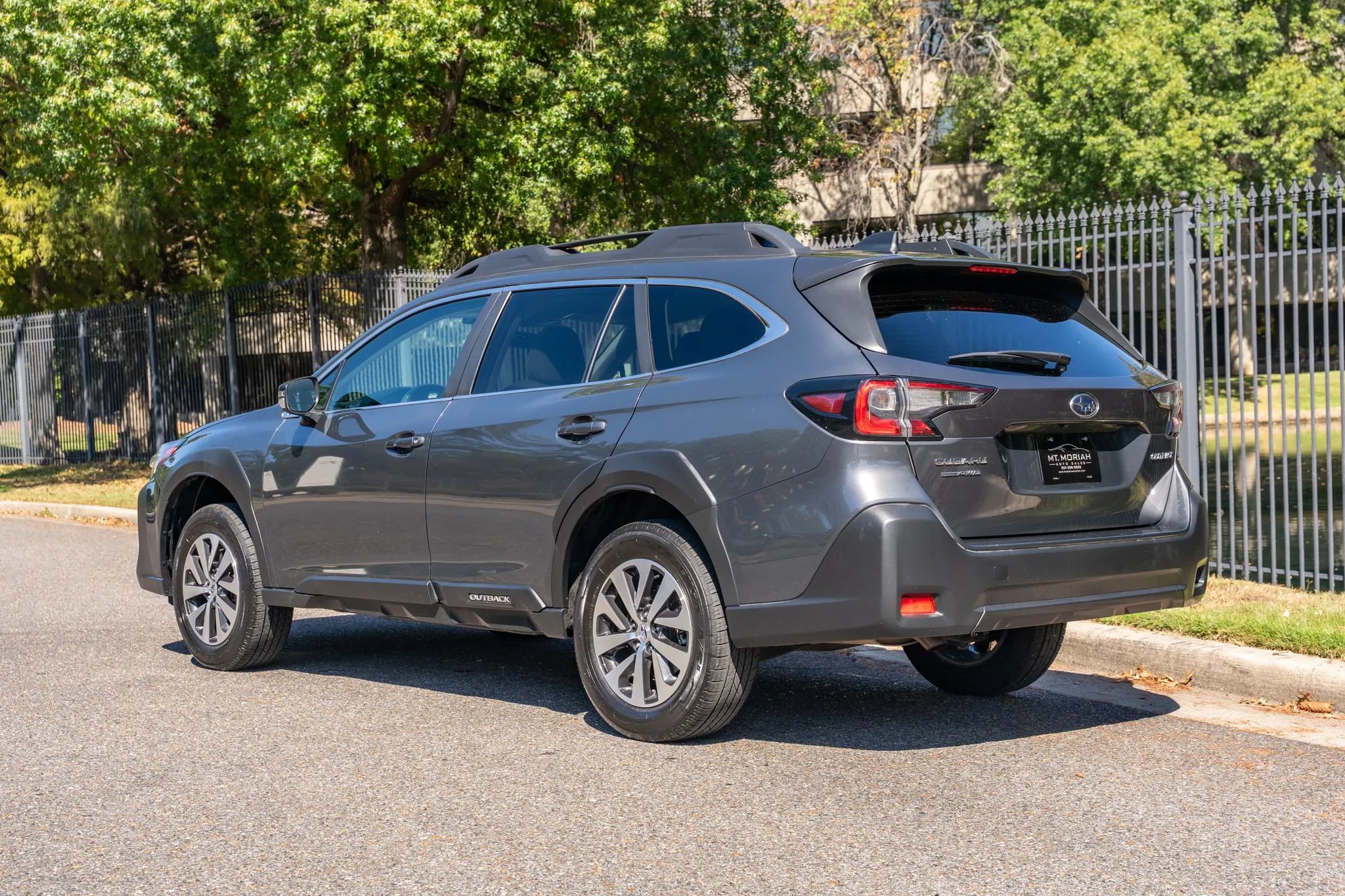 Used 2024 Subaru Outback Premium AWD/4WD image 8