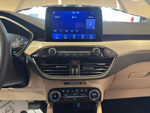 Used 2020 Ford Escape SEL AWD/4WD image 18