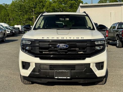 Used 2025 Ford Expedition Active AWD/4WD image 8