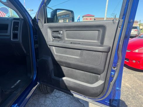 Used 2017 RAM 1500 Express AWD/4WD image 18