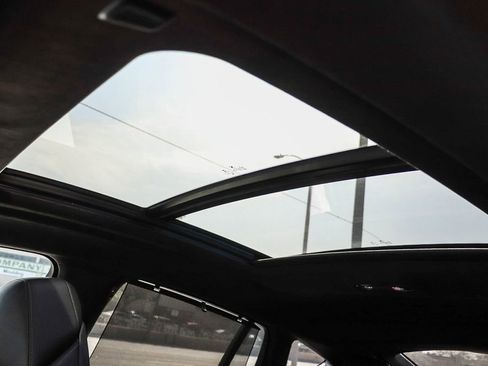 Used 2022 BMW X6 M image 26