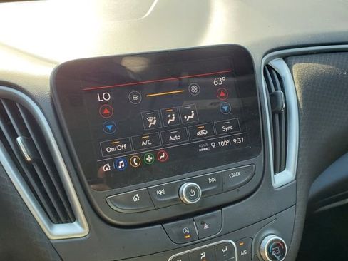 Used 2022 Chevrolet Malibu LT image 23