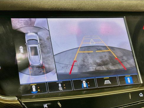 Used 2022 Cadillac XT6 Premium Luxury w/ Platinum Package FWD image 12