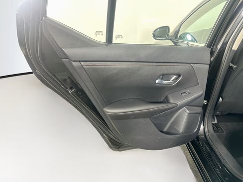 Used 2025 Nissan Sentra SR FWD image 25