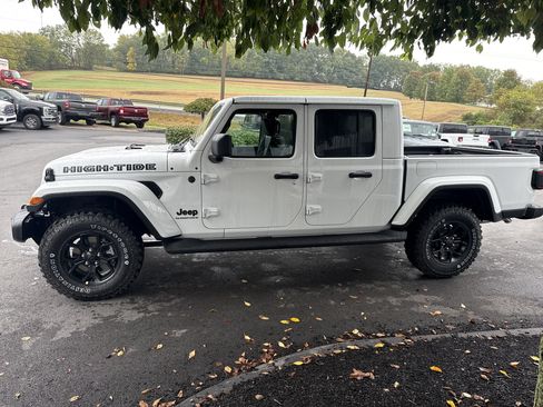 New 2025 Jeep Gladiator High Tide image 7