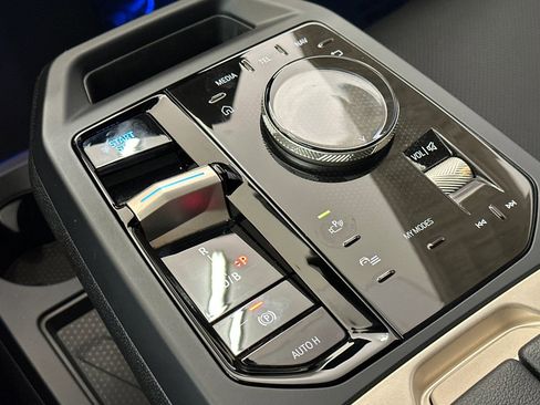 Certified 2025 BMW iX xDrive50 image 27