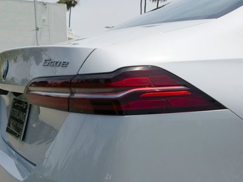 New 2026 BMW 550e xDrive AWD/4WD image 4