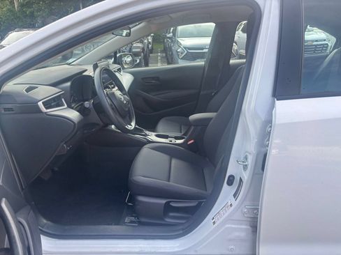 Used 2025 Toyota Corolla LE FWD image 25