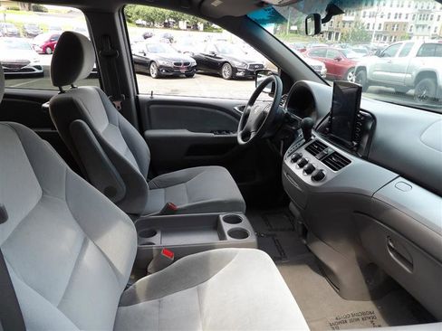 Used 2010 Honda Odyssey LX image 22