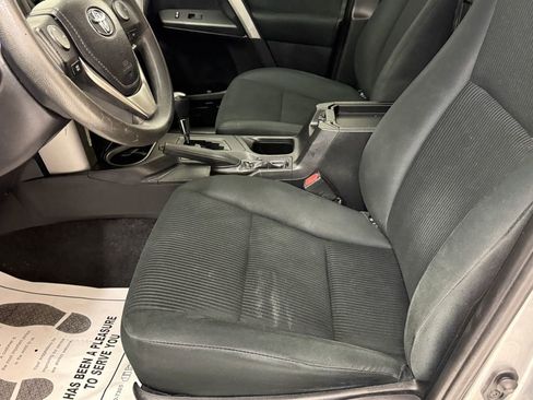 Used 2016 Toyota RAV4 LE FWD image 17