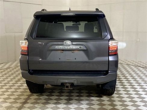 Used 2019 Toyota 4Runner SR5 Premium image 18