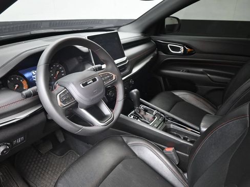 Used 2025 Jeep Compass Trailhawk AWD/4WD image 21