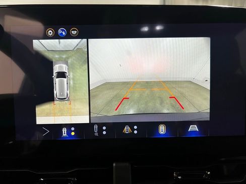 New 2026 Chevrolet Equinox RS w/ Safety and Technology Package FWD image 23