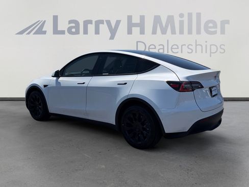 Used 2020 Tesla Model Y Long Range AWD/4WD image 3
