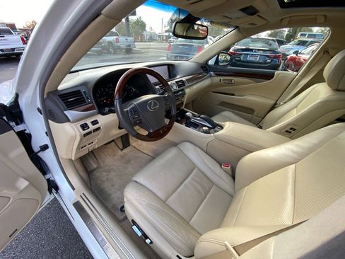 Used 2017 Lexus LS 460 image 35